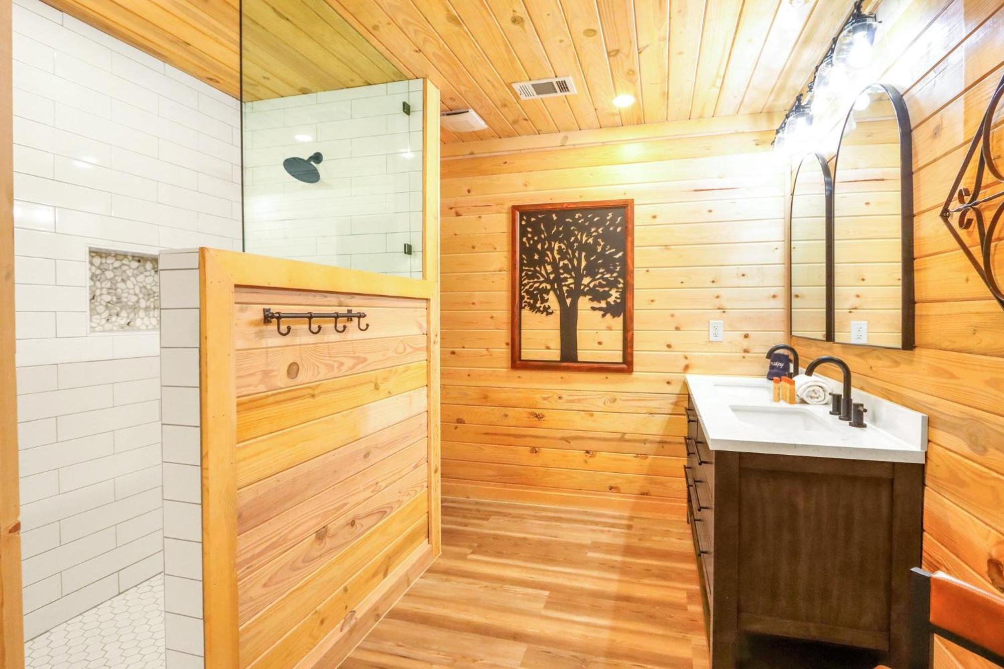 Wimberley Log Cabins Resort And Suites- The Oak Lodge Εξωτερικό φωτογραφία